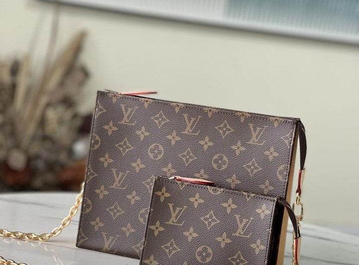 LV Replica Bags Pochette Voyage M47543 26x20x5cm