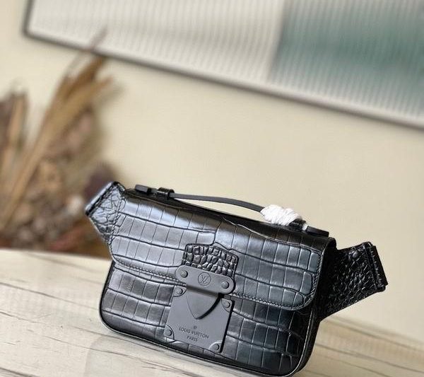 LV Replica Bags S Lock Sling M84871黑21x15x4cm