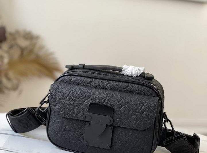 LV Replica Bags S Lock M58489 22x18x8 cm