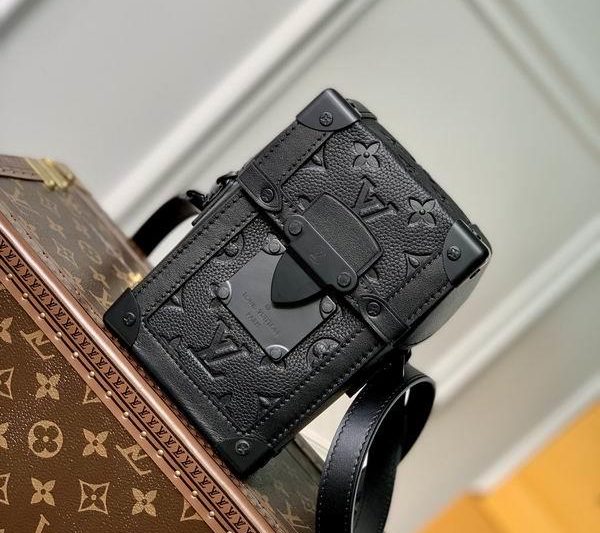 LV Replica Bags Trunk M82070黑压花10.7×17.5×6.8cm