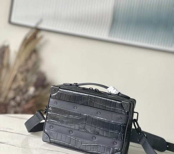 LV Replica Bags Soft Trunk M59351黑鳄鱼纹21.5x15x7cm