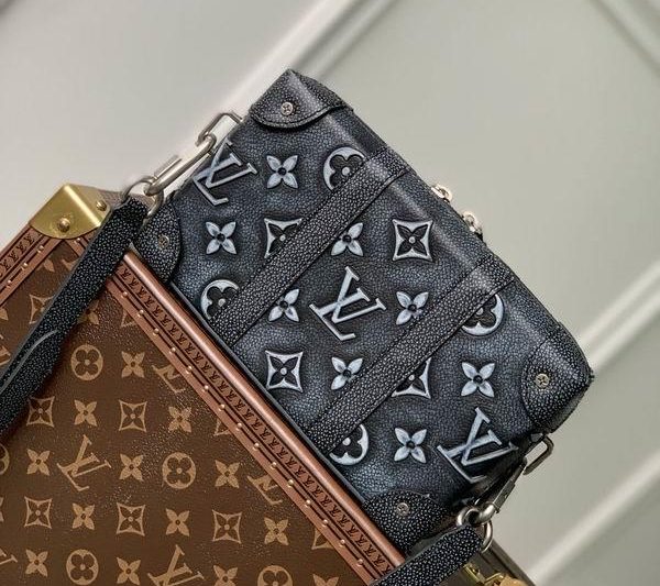 LV Replica Bags Soft Trunk M81776蓝 黑22.5x14x5cm