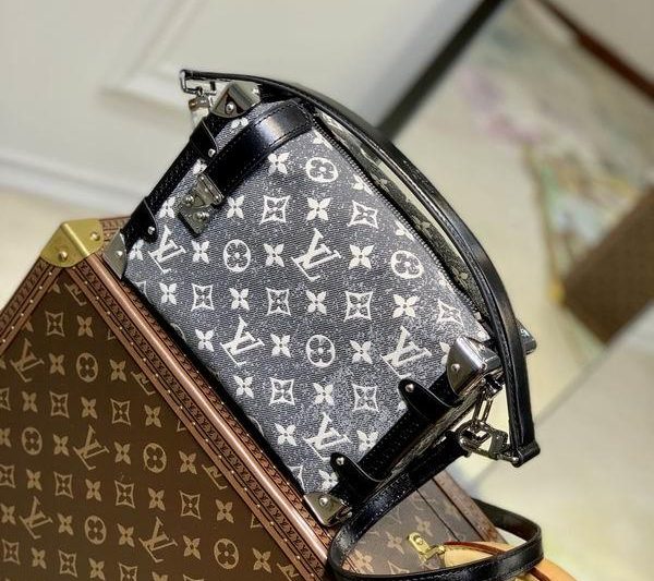 LV Replica Bags Cruise M21460 21x14x6cm