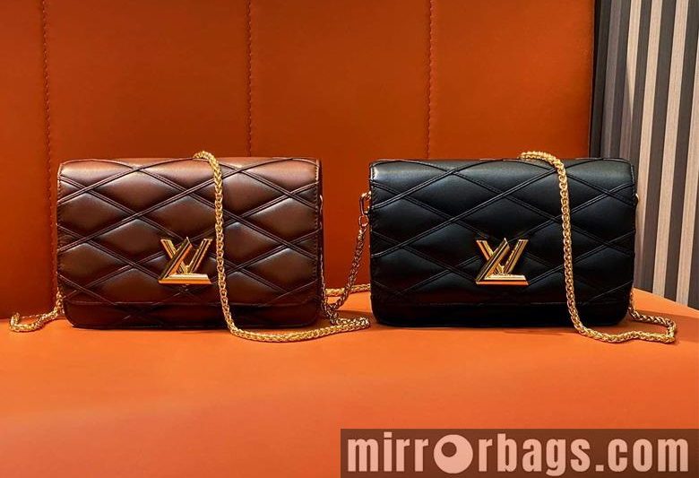 LV Replica Bags M13139 12x5x20cm