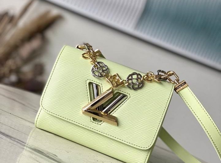 LV Replica Bags Twist M22768 19x15x9cm