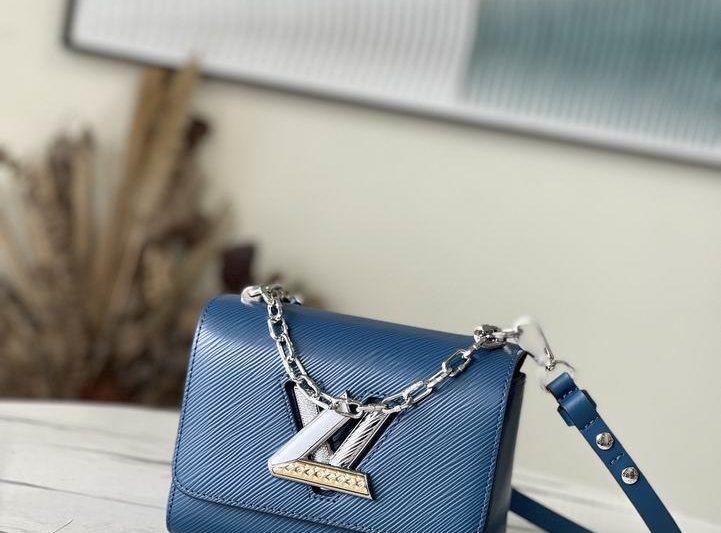 LV Replica Bags Twist M21033 19x15x9cm