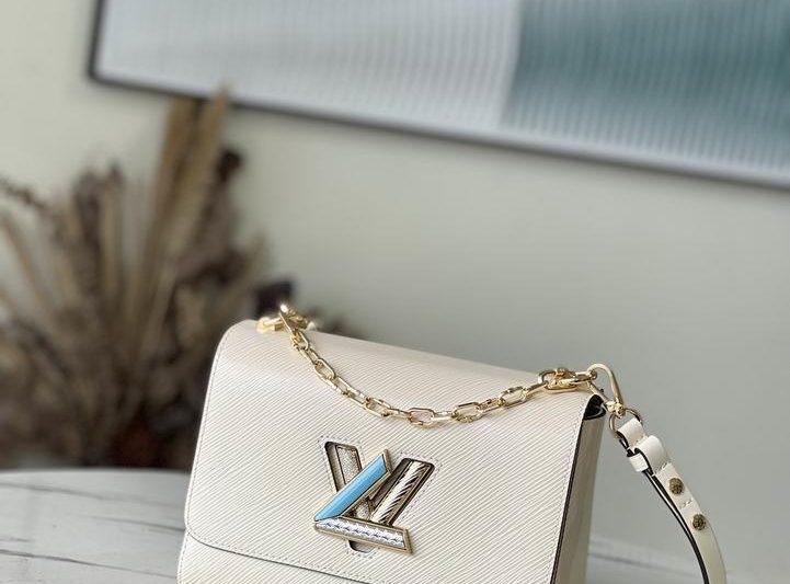 LV Replica Bags Twist M21032米色23x17x9.5cm
