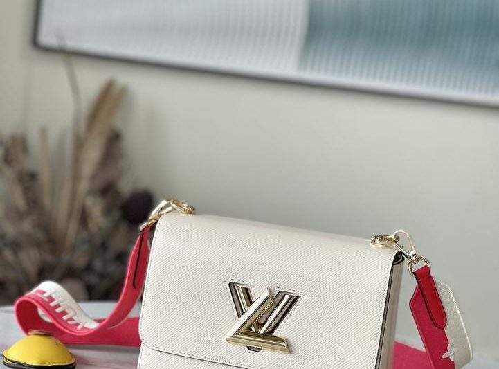 LV Replica Bags Twist M20681 23x17x9.5cm