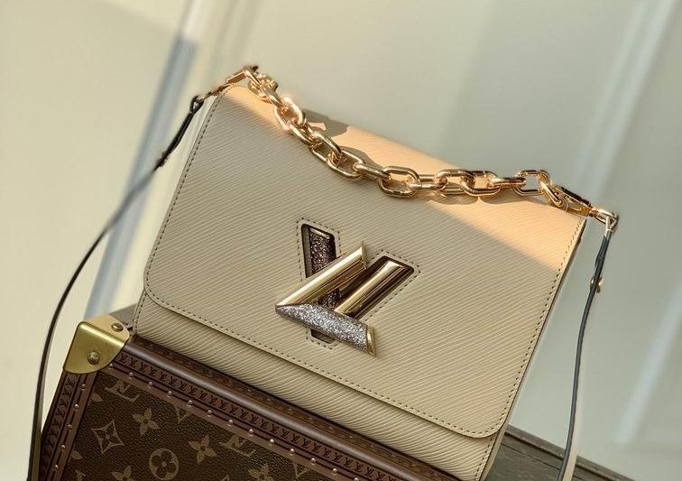 LV Replica Bags Twist M59033 23x17x9.5cm