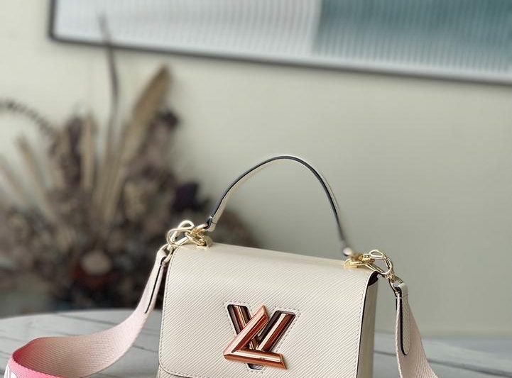 LV Replica Bags Twist M59687 S19x15x9cm