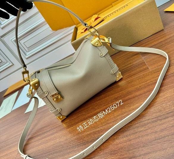 LV Replica Bags M25072 18X12.5X8cm