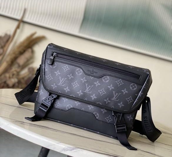 LV Replica Bags Voyager jm M12517 33×22.5x11cm