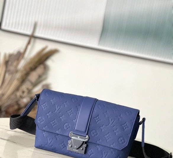 LV Replica Bags S-Cape M11692 28x16x10cm