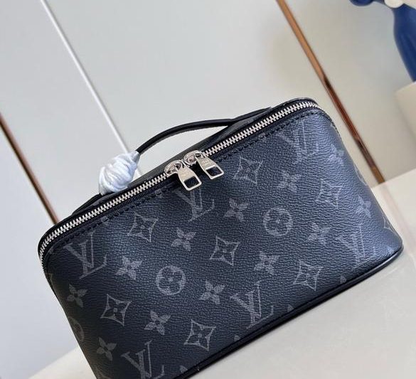 LV Replica Bags Toiletry M11508 24x13x13cm
