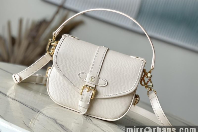 LV Replica Bags Saumur M23746 20x16x7.5cm