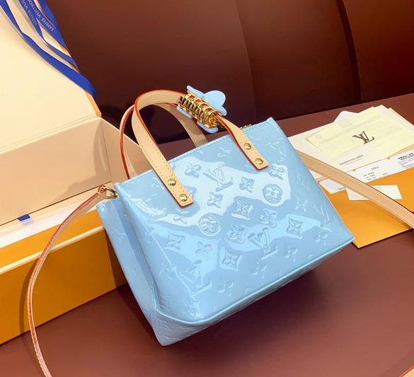 LV Replica Bags Reade PM m24028 22×16.5x11cm
