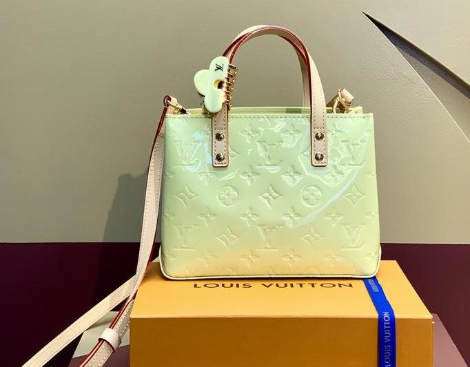 LV Replica Bags Reade PM m24028 22×16.5x11cm