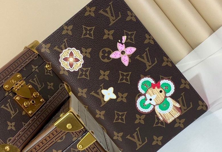 LV Replica Bags Emily GI1167 14×22.5x2cm