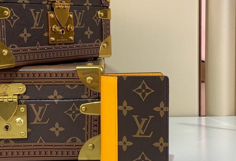 LV Replica Bags m12834 7.5×11.1x1cm