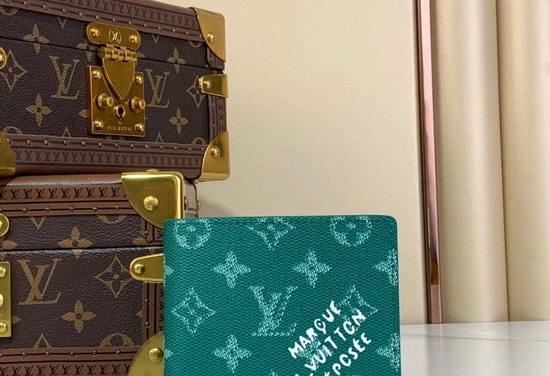 LV Replica Bags Multiple M12657 9×1.5×11.5cm