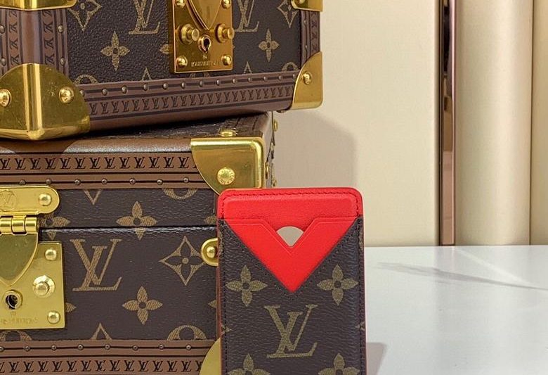 LV Replica Bags m13185 9.5×0.5×6.5cm