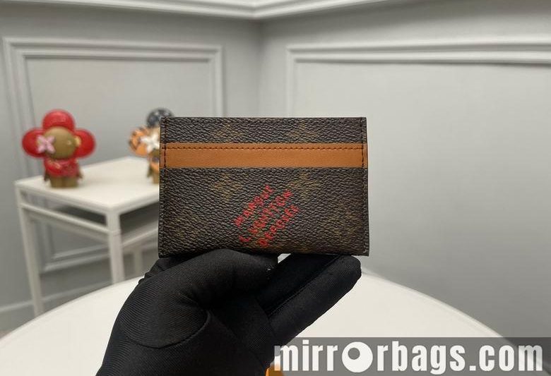 LV Replica Bags M11707 11X7X1.5cm