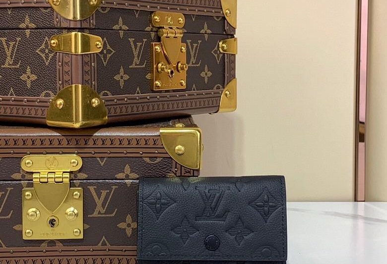 LV Replica Bags Victor M12598 11.5x9x2.5cm