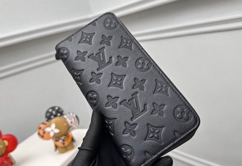LV Replica Bags M62902 10X20X2cm