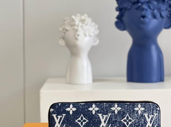LV Replica Bags Zippy M81226 19.5×10.5×2.5cm-1