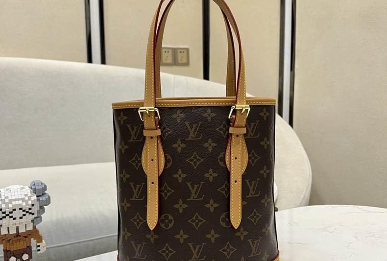 LV Replica Bags M42238 23x15x26cm
