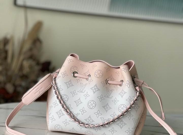 LV Replica Bags Bella M59939 19x22x14cm