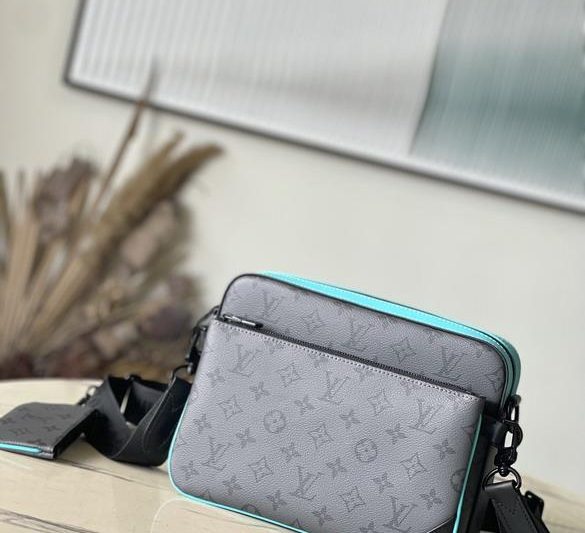 LV Replica Bags Trio M11648 25×18.5x7cm