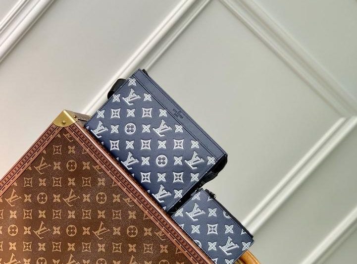LV Replica Bags Gaston M81115 22×14.5×4.5cm
