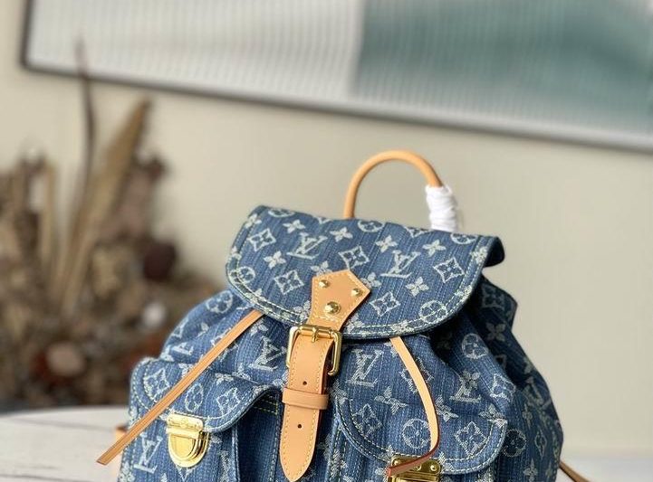 LV Replica Bags M44460 19x30x28cm