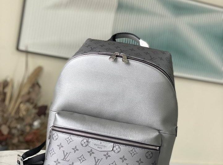 LV Replica Bags Discovery M30835 37x40x20cm
