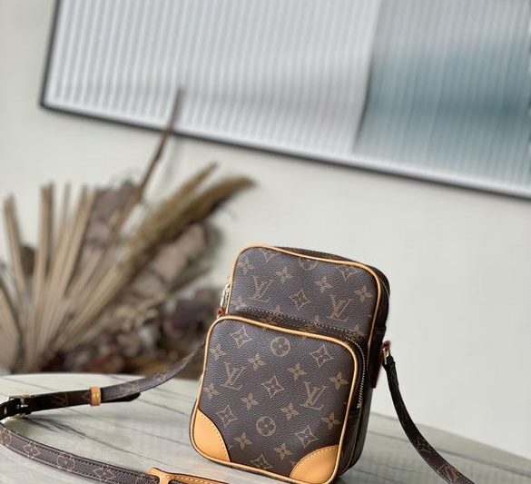 LV Replica Bags M45236 20X15x10cm