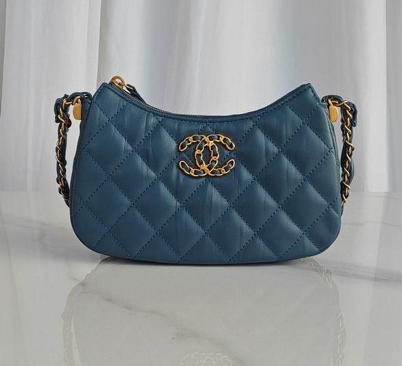 Chanel Replica Bags 3647 20X13X5cm BL-1