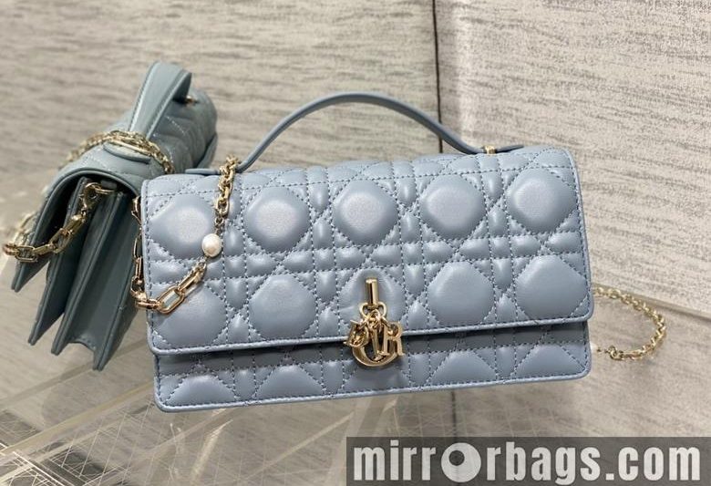 Dior Replica Bags 0604 21x11x5cm wo7