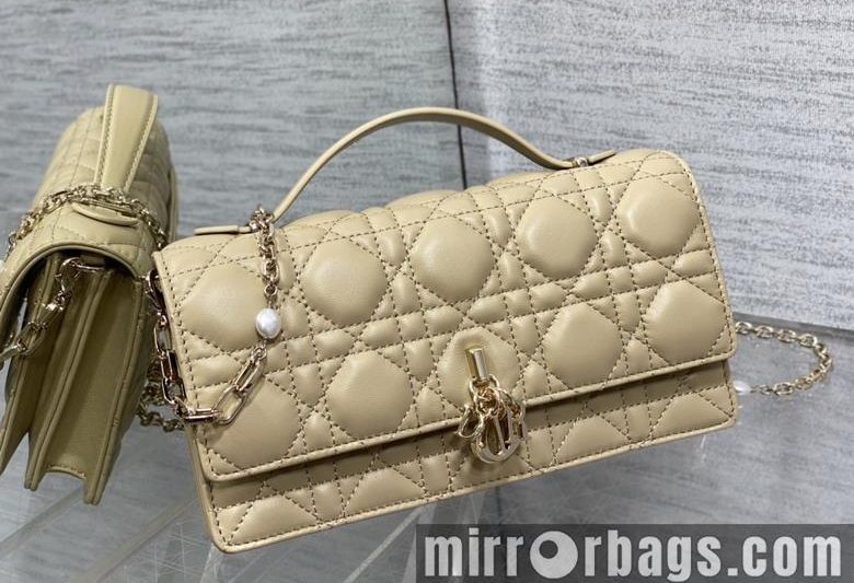 Dior Replica Bags 0604 21x11x5cm wo6