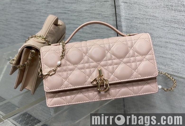 Dior Replica Bags 0604 21x11x5cm wo1