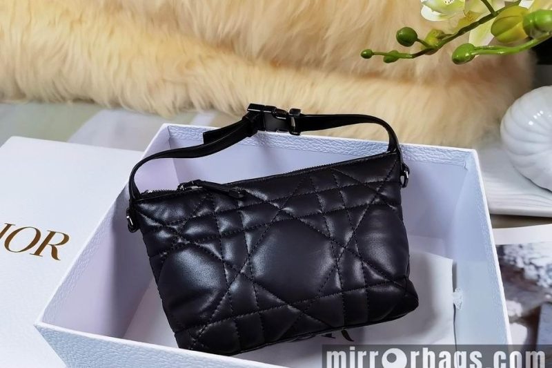 Dior Replica BagsTravel Nomad 15x10x8cm wo