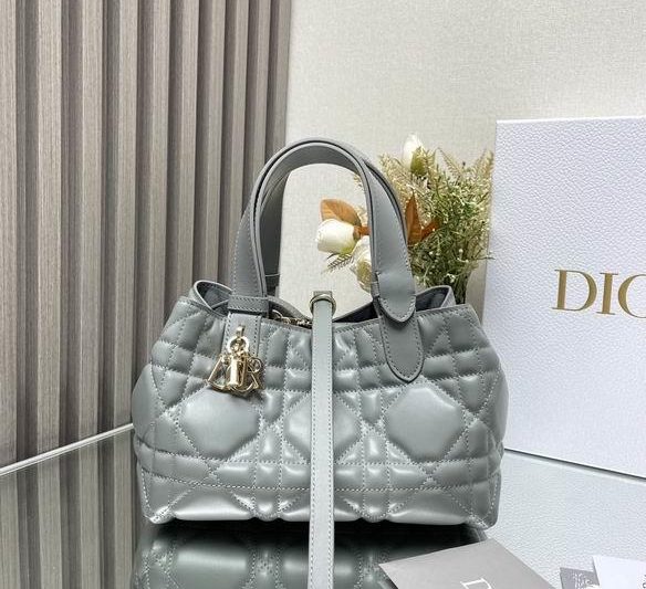 Dior Replica Bags 2822 23X15X15cm