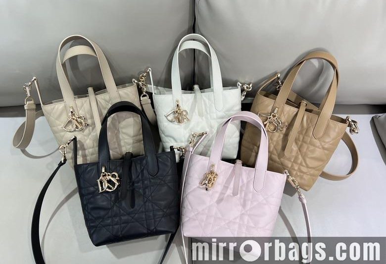 Dior Replica Bags 2835 16x18x12cm yz