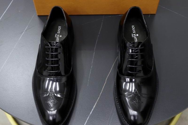LV Replica Shoes LV size 38-45 mnf0645