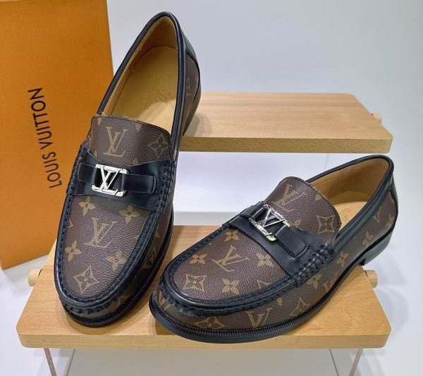 LV Replica Shoes LV size 38-45 mnf0630