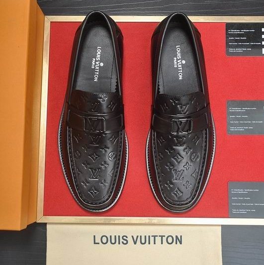 LV Replica Shoes LV size 38-45 mnf0558