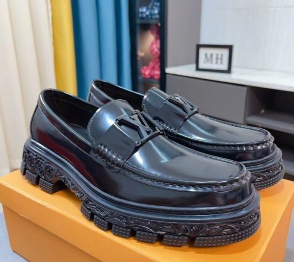 LV Replica Shoes LV size 39-45 mnf0431