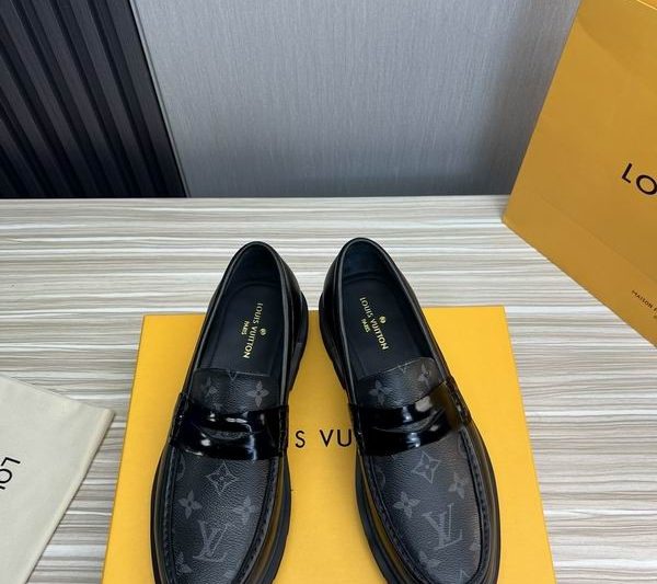 LV Replica Shoes LV size 38-45 mnf0345