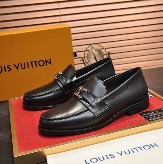 LV Replica Shoes LV size 38-45 mnf0324