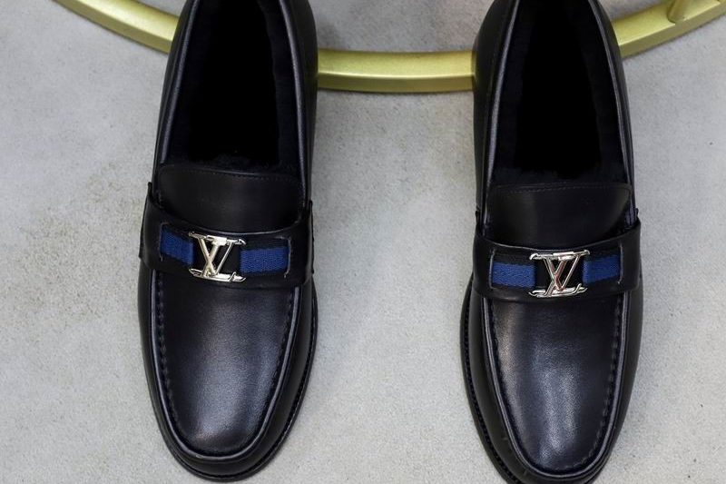 LV Replica Shoes LV size 38-45 mnf0301